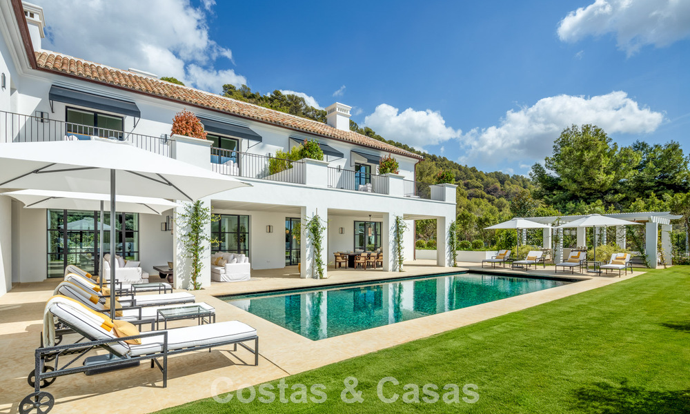 Spacious luxury villa for sale in the exclusive Cascada de Camojan on Marbella's Golden Mile 74726