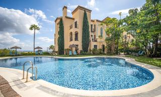 Frontline golf penthouse with magnificent golf and sea views for sale in a gated community in Benahavis - Marbella 74737 