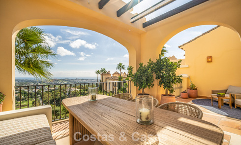 Frontline golf penthouse with magnificent golf and sea views for sale in a gated community in Benahavis - Marbella 74740