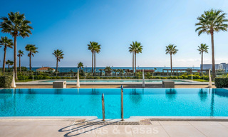 Luxury apartment for sale, in a luxurious beach complex on the New Golden Mile between Marbella and Estepona 773543 