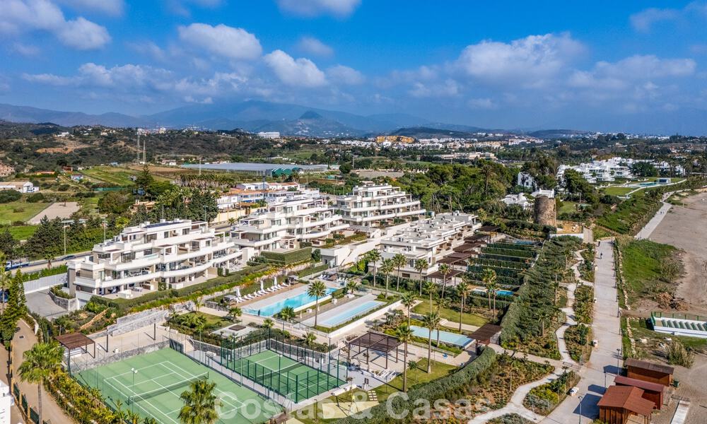 Luxury apartment for sale, in a luxurious beach complex on the New Golden Mile between Marbella and Estepona 773553