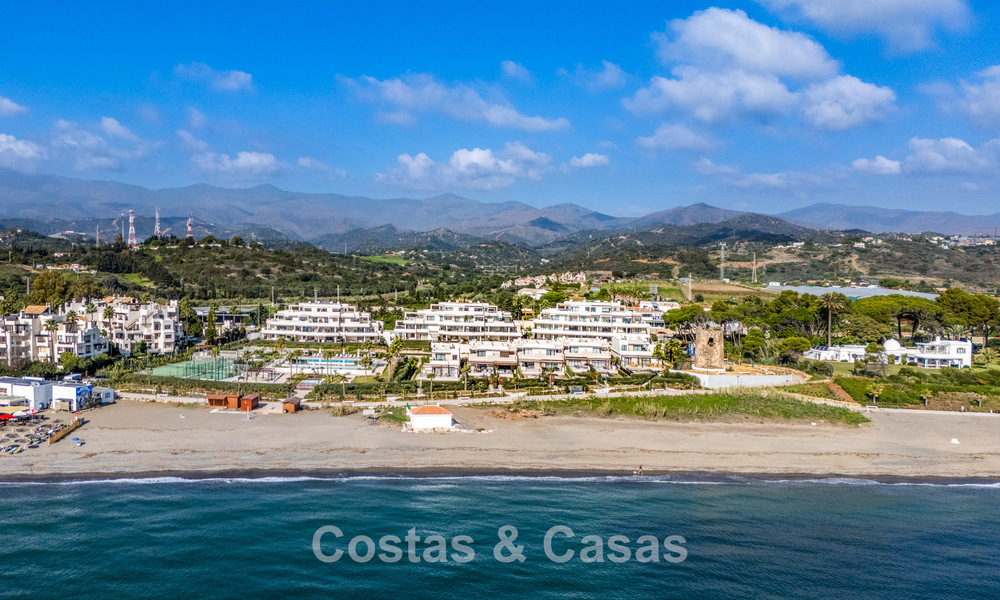 Luxury apartment for sale, in a luxurious beach complex on the New Golden Mile between Marbella and Estepona 773555