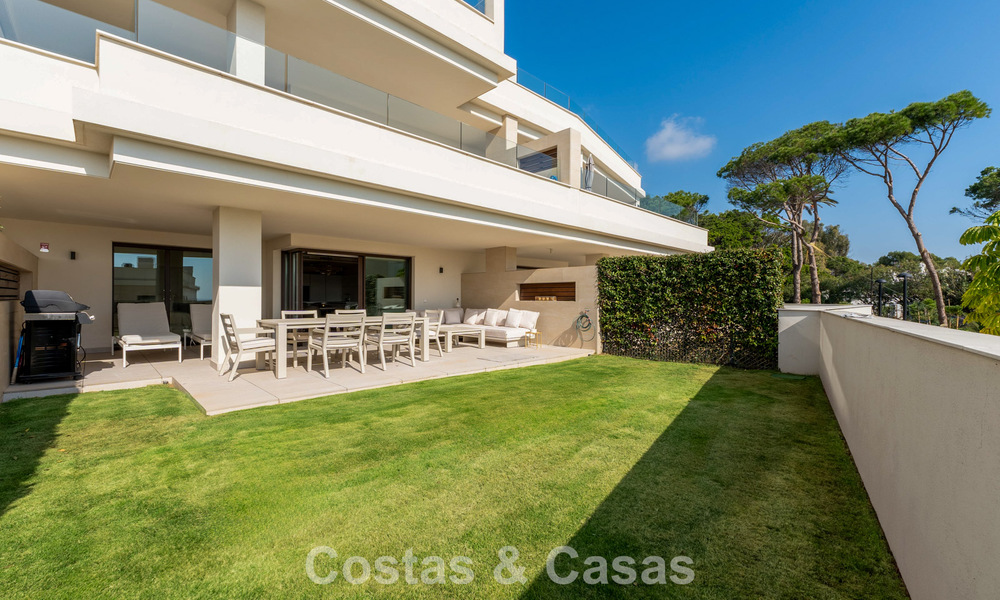 Luxury apartment for sale, in a luxurious beach complex on the New Golden Mile between Marbella and Estepona 773561