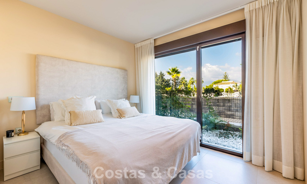 Luxury apartment for sale, in a luxurious beach complex on the New Golden Mile between Marbella and Estepona 773571