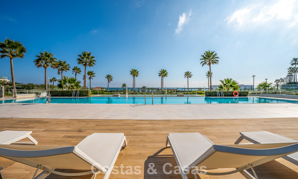 Luxury apartment for sale, in a luxurious beach complex on the New Golden Mile between Marbella and Estepona 773581