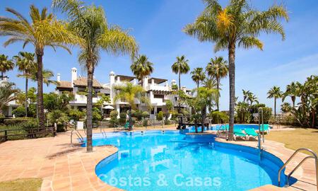 Spacious, move-in ready townhouse for sale with sea view in a gated complex in Benahavis - Marbella 773510