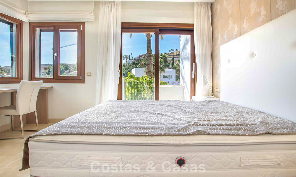 Spacious, move-in ready townhouse for sale with sea view in a gated complex in Benahavis - Marbella 773526