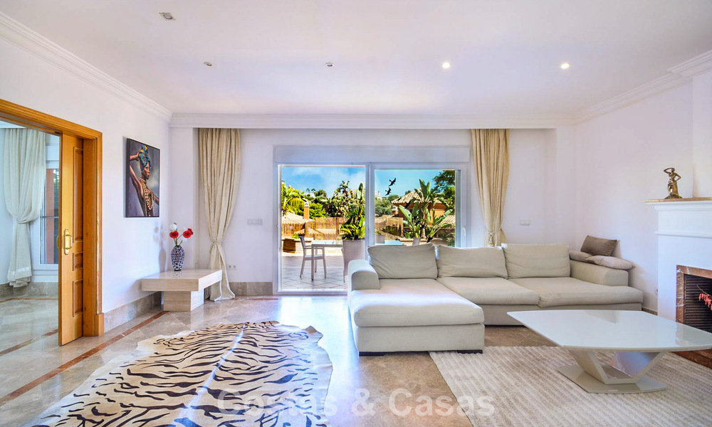 Spacious semi-detached house for sale in a gated golf resort in East Marbella 773479