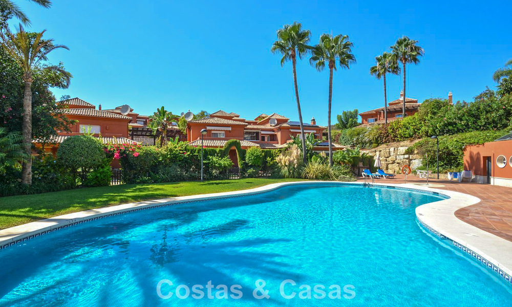 Spacious semi-detached house for sale in a gated golf resort in East Marbella 773490