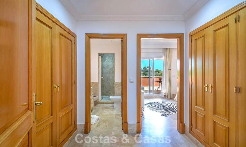 Spacious semi-detached house for sale in a gated golf resort in East Marbella 773492