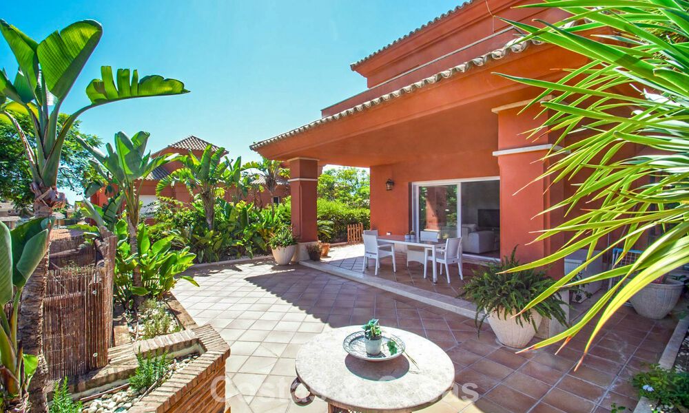 Spacious semi-detached house for sale in a gated golf resort in East Marbella 773505