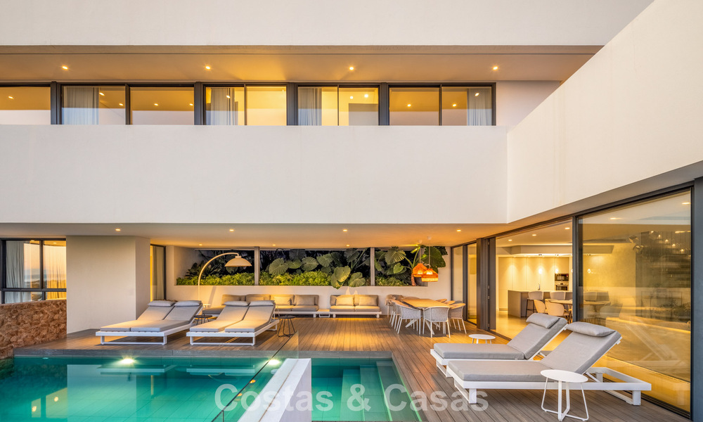 Ready to move in, modernist luxury villa for sale, with sea views in a gated community in Benahavis - Marbella 773588