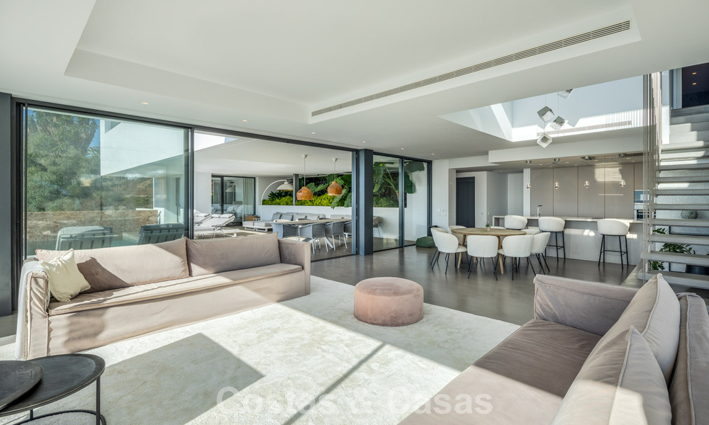 Ready to move in, modernist luxury villa for sale, with sea views in a gated community in Benahavis - Marbella 773599