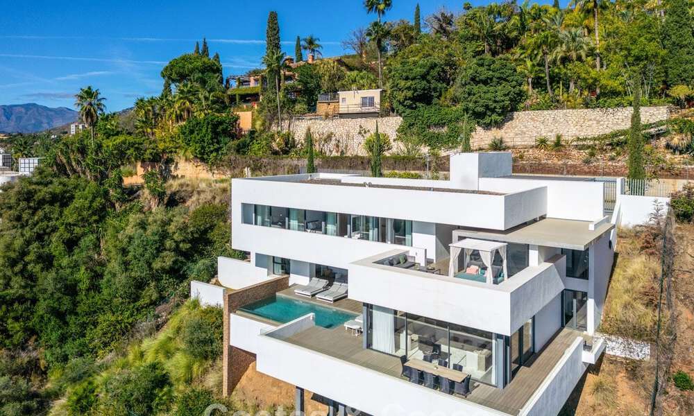 Ready to move in, modernist luxury villa for sale, with sea views in a gated community in Benahavis - Marbella 773607