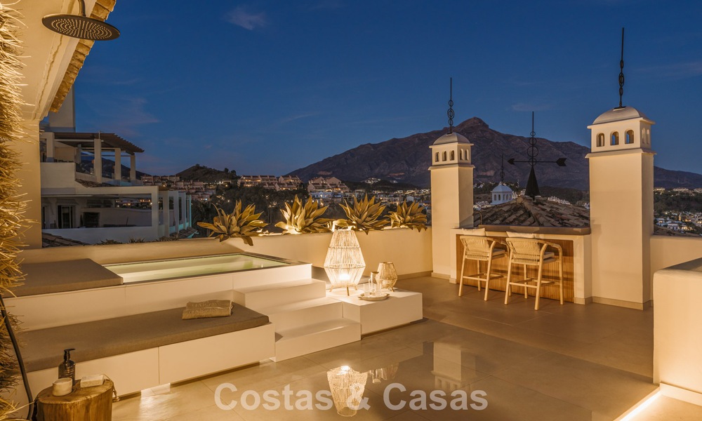 Prestigious renovated penthouse with panoramic sea views for sale in Nueva Andalucia’s Golf Valley, Marbella 773610