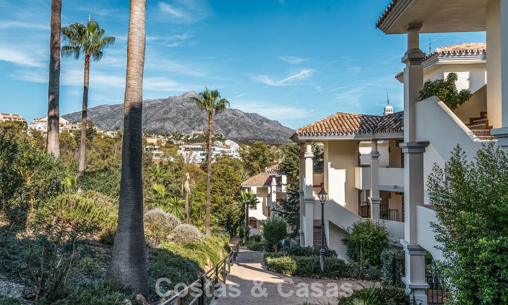 Prestigious renovated penthouse with panoramic sea views for sale in Nueva Andalucia’s Golf Valley, Marbella 773651