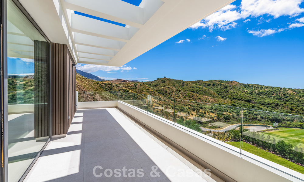 Brand new luxury villa with sea views for sale in a gated community in La Quinta, Marbella - Benahavis 773692