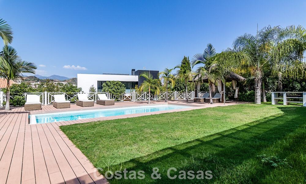 Luxury villa with timeless Mediterranean design for sale in a sought-after golf area of Nueva Andalucia, Marbella 773705