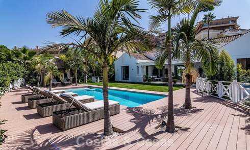 Luxury villa with timeless Mediterranean design for sale in a sought-after golf area of Nueva Andalucia, Marbella 773708