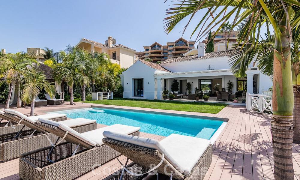 Luxury villa with timeless Mediterranean design for sale in a sought-after golf area of Nueva Andalucia, Marbella 773711