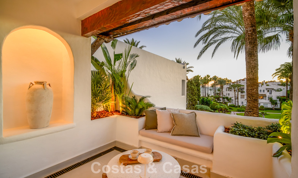 Move-in ready luxury penthouse for sale in a leading beach resort within walking distance of Estepona centre 773736