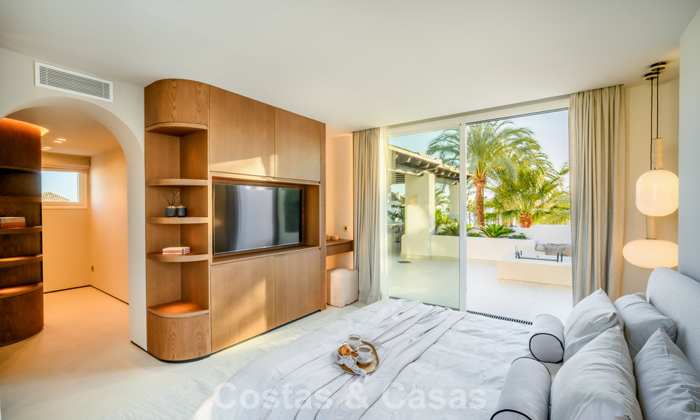 Move-in ready luxury penthouse for sale in a leading beach resort within walking distance of Estepona centre 773739