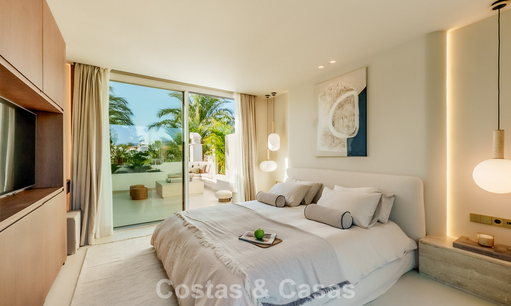 Move-in ready luxury penthouse for sale in a leading beach resort within walking distance of Estepona centre 773746