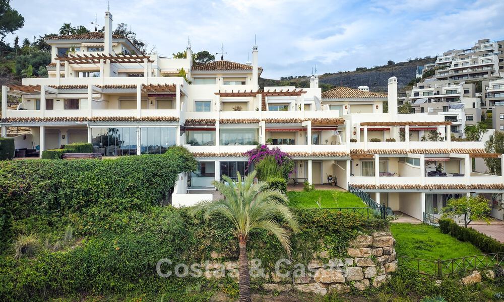 Contemporary renovated luxury apartment for sale with panoramic sea views in Nueva Andalucia’ Golf Valley, Marbella 773772