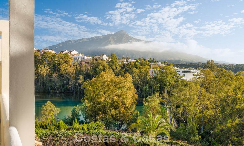 Contemporary renovated luxury apartment for sale with panoramic sea views in Nueva Andalucia’ Golf Valley, Marbella 773788