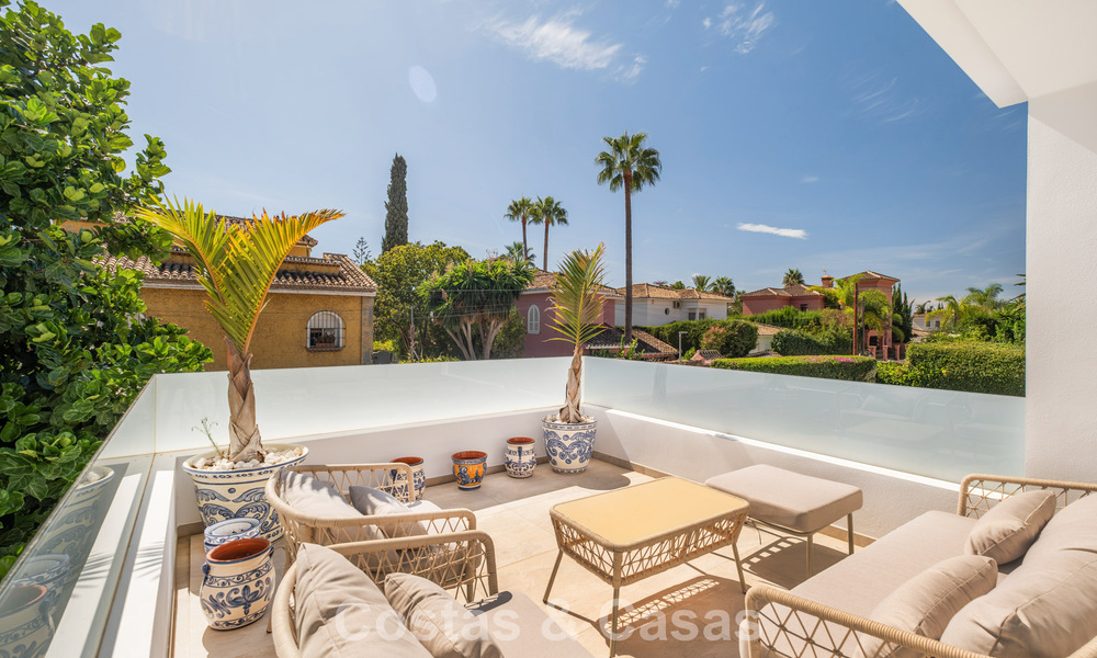 Modernist luxury villa for sale within walking distance to amenities on Marbella’s old town and prestigious Golden Mile 773904