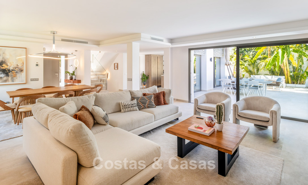 Modernist luxury villa for sale within walking distance to amenities on Marbella’s old town and prestigious Golden Mile 773914