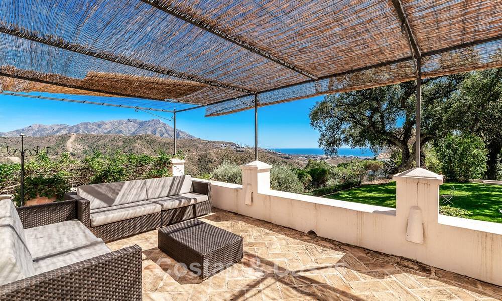 Enchanting luxury villa on beautiful grounds for sale surrounded by greenery in El Madroñal, Benahavis - Marbella 774145