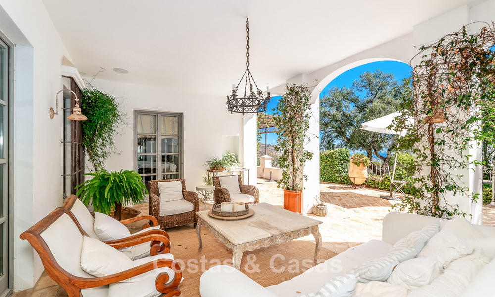 Enchanting luxury villa on beautiful grounds for sale surrounded by greenery in El Madroñal, Benahavis - Marbella 774146