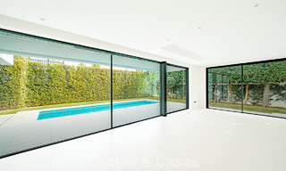 Move-in ready, contemporary new-build villa for sale just a stone's throw from the beach on Marbella's Golden Mile 774314 