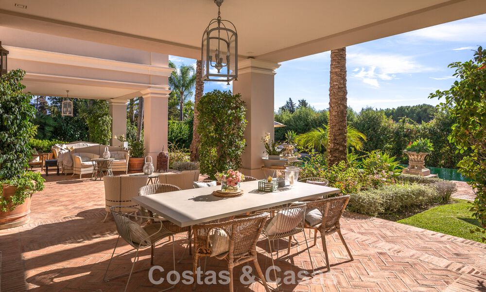 Impressive luxury villa for sale in a prestigious urbanisation within walking distance to the beach in Guadalmina Baja, Marbella 773931