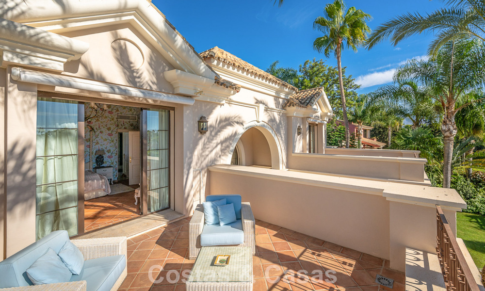 Impressive luxury villa for sale in a prestigious urbanisation within walking distance to the beach in Guadalmina Baja, Marbella 773952