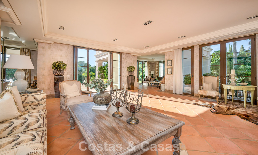 Impressive luxury villa for sale in a prestigious urbanisation within walking distance to the beach in Guadalmina Baja, Marbella 773959