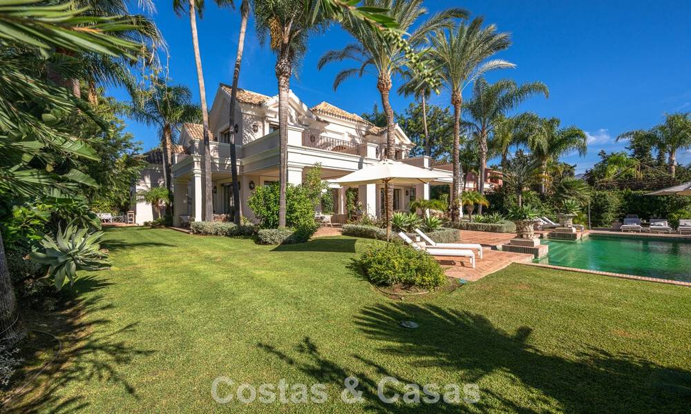 Impressive luxury villa for sale in a prestigious urbanisation within walking distance to the beach in Guadalmina Baja, Marbella 773967