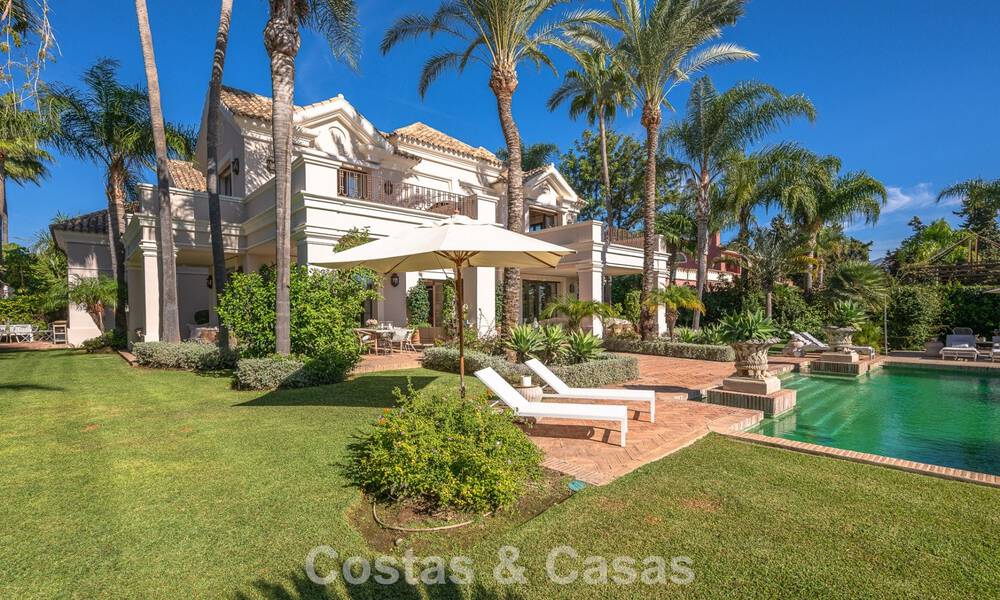 Impressive luxury villa for sale in a prestigious urbanisation within walking distance to the beach in Guadalmina Baja, Marbella 773978