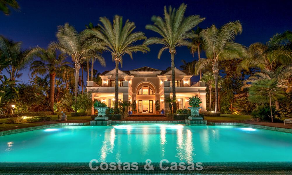 Impressive luxury villa for sale in a prestigious urbanisation within walking distance to the beach in Guadalmina Baja, Marbella 773982