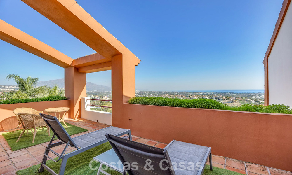 Semi-detached house with private garden and panoramic views for sale in Benahavis - Marbella 774178