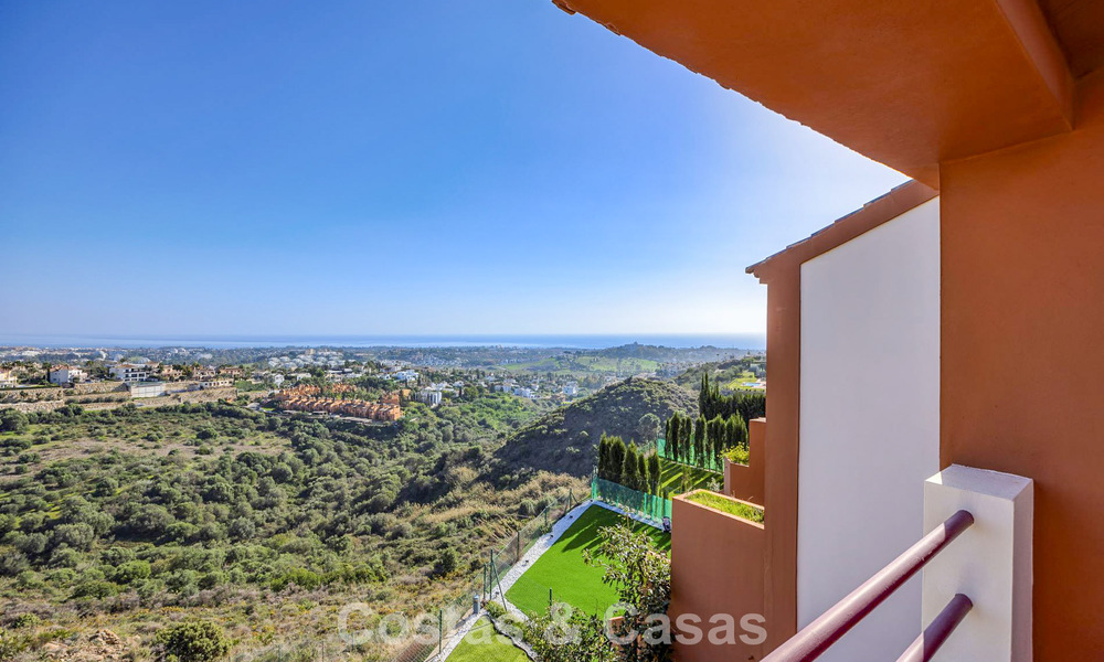 Semi-detached house with private garden and panoramic views for sale in Benahavis - Marbella 774187