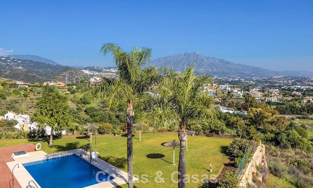 Semi-detached house with private garden and panoramic views for sale in Benahavis - Marbella 774188