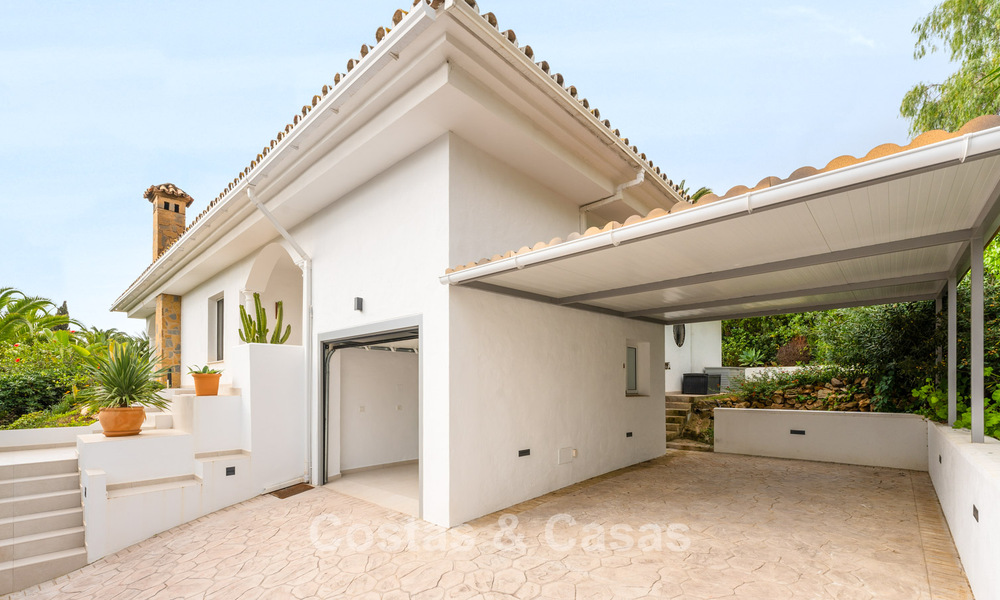 Spacious, single storey villa with traditional Andalusian style for sale in Elviria, Marbella East 774441