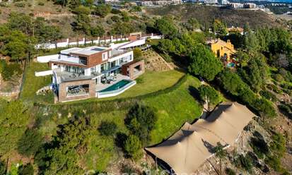 Modern architectural villa with sea views and a profesional gym for sale in El Madroñal, Benahavís - Marbella 793723