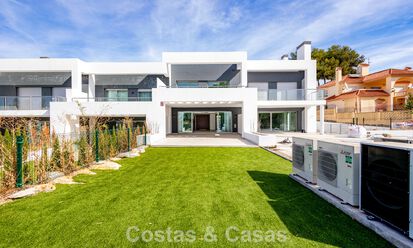 Modernist semi-detached villa for sale close to amenities in Guadalmina golf and San Pedro centre, Marbella 794664