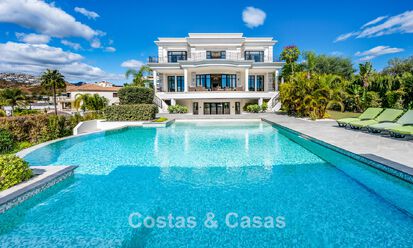 Stately luxury villa with golf, mountain and sea views for sale in a golf community in Marbella - Benahavís 794722