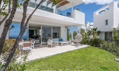 Luxurious, contemporary garden apartment with sea views for sale in a boutique complex near Marbella town 795343