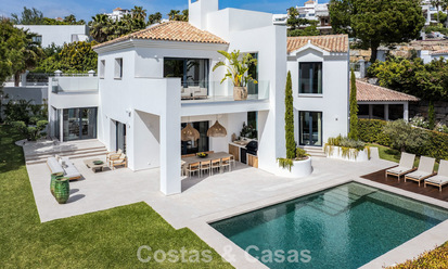 Ready-to-move-in, contemporary Mediterranean luxury villa for sale in a golf area of Marbella - Benahavís 798736