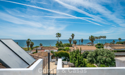 Modernised Mediterranean villa for sale just a few meters from the beach between Marbella and Estepona 799611